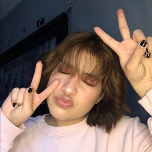 Meet your Posher, Thalia